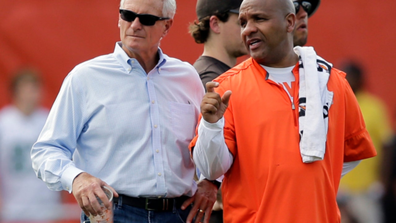 Browns owner preaching patience after "hard" 1-15 season